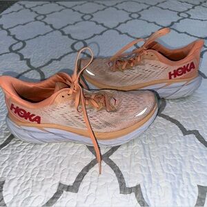 Hoka Peach/Orange Clifton 8 Sneakers Women’s Size 10B